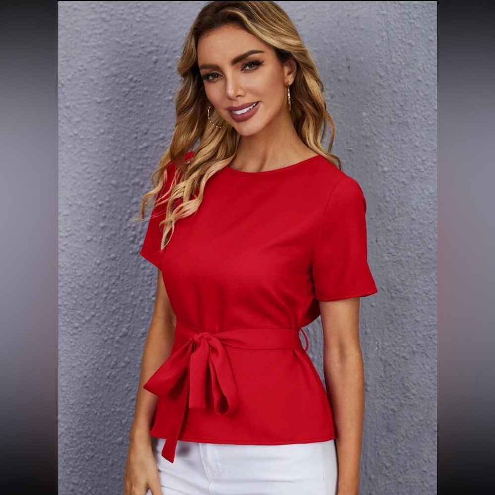 Beautiful Red ❤️ top - Picture 2 of 6